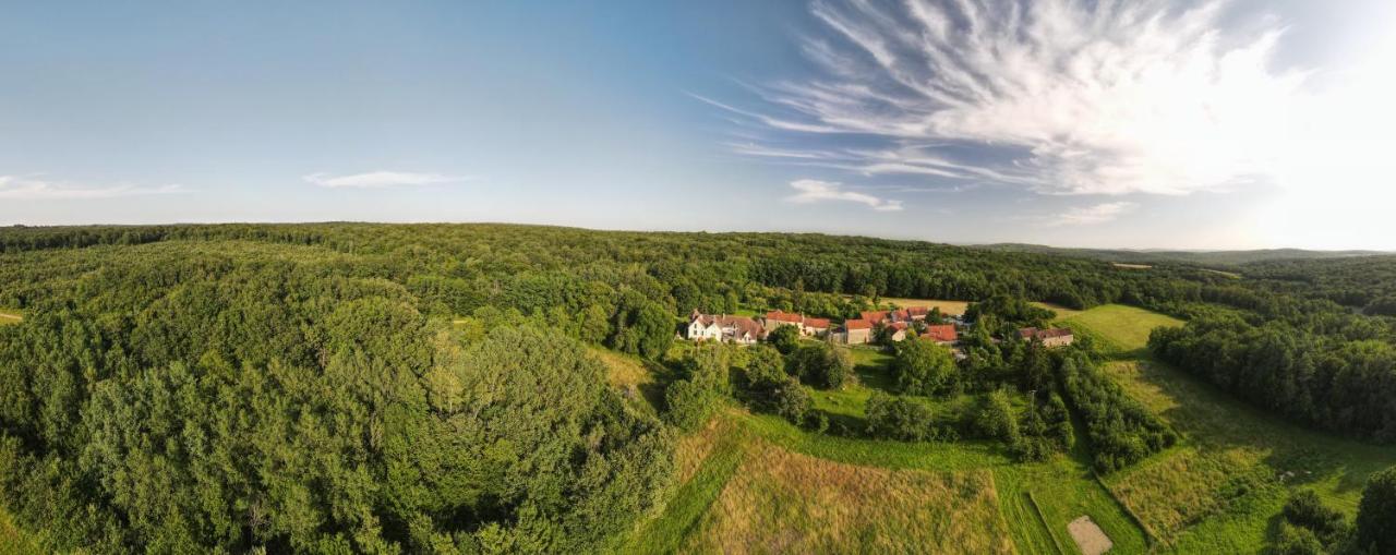 Val De La Nef Bed and Breakfast Joux-la-Ville Buitenkant foto