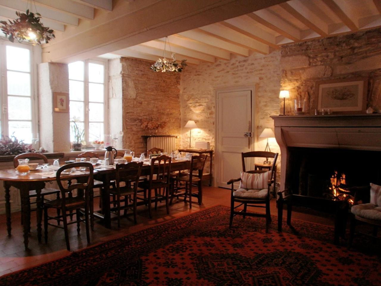 Val De La Nef Bed and Breakfast Joux-la-Ville Buitenkant foto